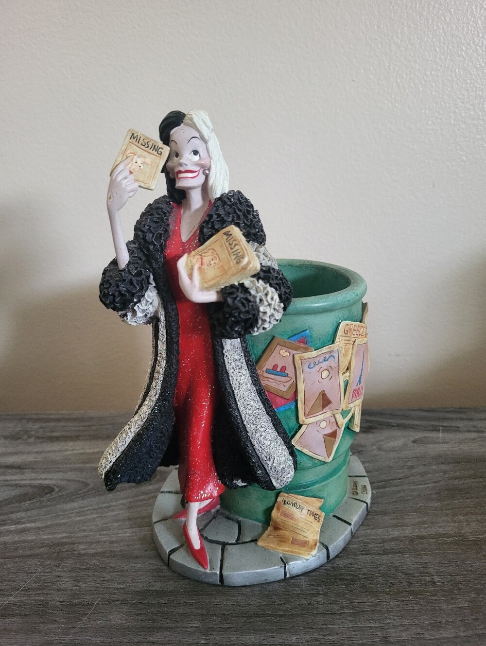 Disney Cruella De Vil Resin Pen/Pencil Holder Office Desk Decor
